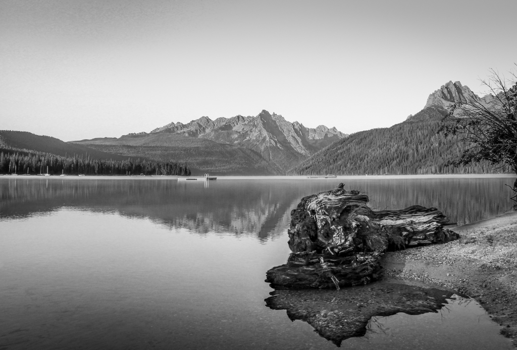 Redfish Lake: Gorgeous Mountain Scenery